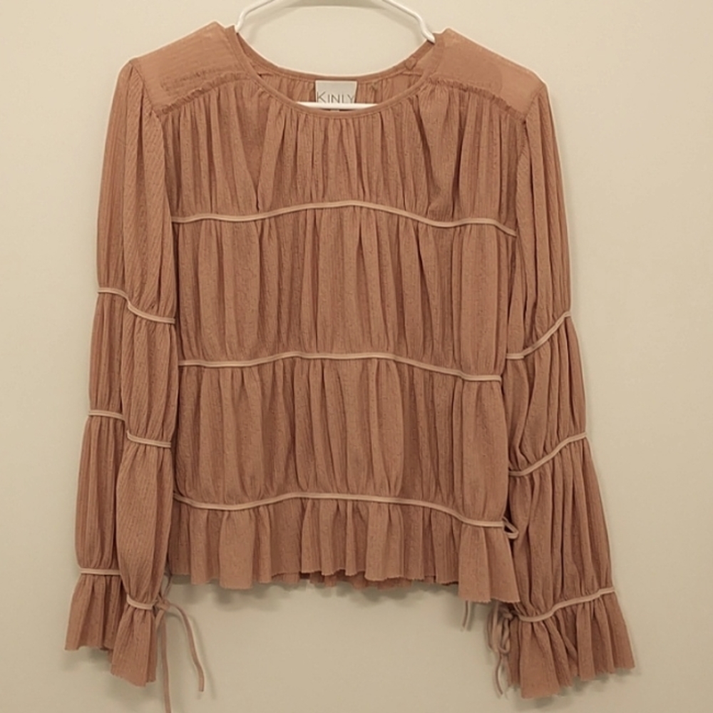 Kinly Ruffle Top